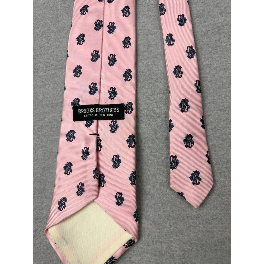 Brooks Brothers Mens Pink Paisley Necktie Classic 1818 Business Formal Tie 50s